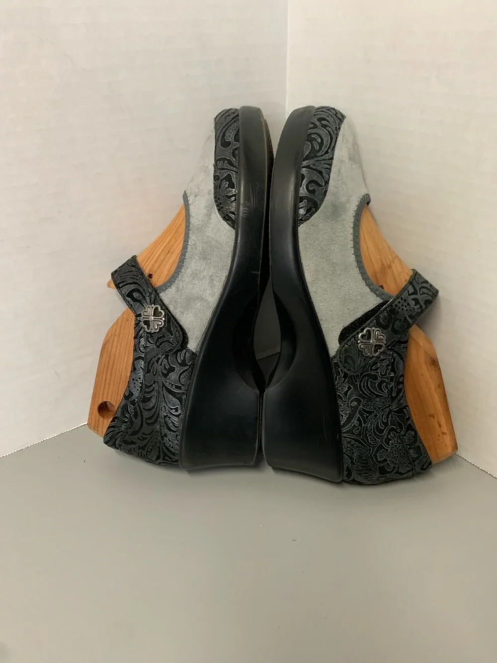 Alegria Shoes Womens 39 Maya Mary Jane Gray Leather Wedge Comfort Paisley Floral - Picture 4 of 17